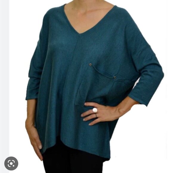 Kerisma Raven short sleeve stretchy v-neck sweater SIZE M/L - Picture 3 of 3